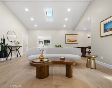 5010 Elmwood - Photo Thumbnail 7
