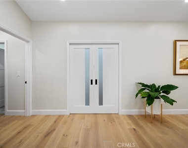 5010 Elmwood - Photo Thumbnail 11