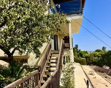 1361 W 35th Street - Photo Thumbnail 33
