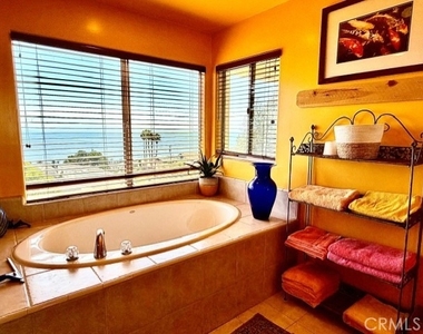 1361 W 35th Street - Photo Thumbnail 8