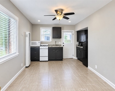 1520 Beech Avenue - Photo Thumbnail 2