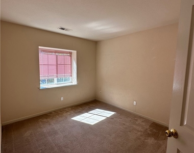 1115 Sage Hill Drive - Photo Thumbnail 24