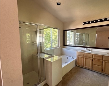 1115 Sage Hill Drive - Photo Thumbnail 25