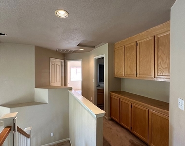 1115 Sage Hill Drive - Photo Thumbnail 5