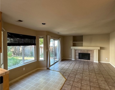 1115 Sage Hill Drive - Photo Thumbnail 6