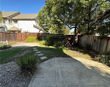 1115 Sage Hill Drive - Photo Thumbnail 22