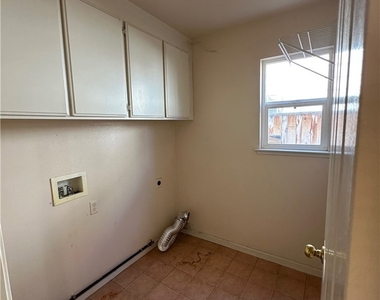 1115 Sage Hill Drive - Photo Thumbnail 2