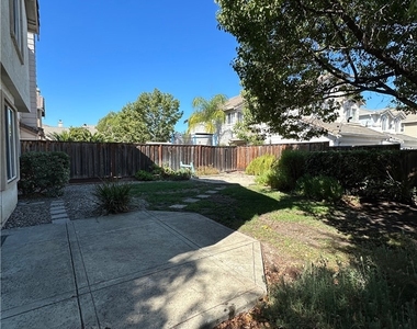 1115 Sage Hill Drive - Photo Thumbnail 31