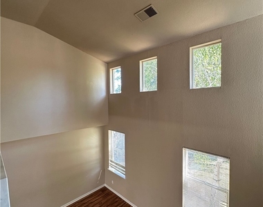 1115 Sage Hill Drive - Photo Thumbnail 3