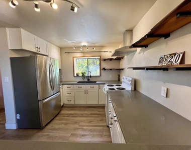 2820 Highlands Boulevard - Photo Thumbnail 4