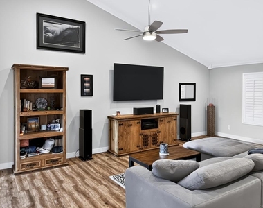 3701 Catalina Drive - Photo Thumbnail 3