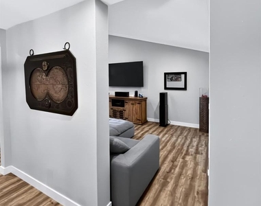 3701 Catalina Drive - Photo Thumbnail 5