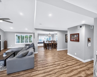 3701 Catalina Drive - Photo Thumbnail 11