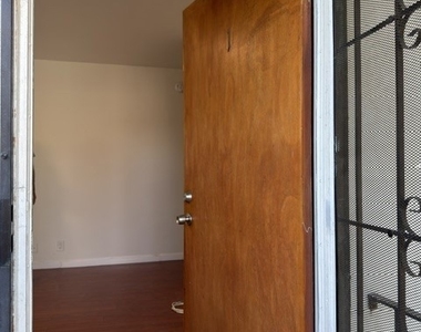 1017 Western Avenue - Photo Thumbnail 3