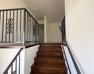 465 N Marengo Avenue - Photo Thumbnail 2