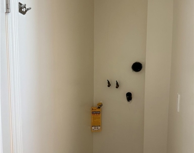 465 N Marengo Avenue - Photo Thumbnail 11