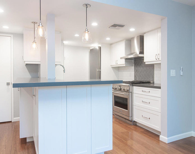11818 Moorpark Street - Photo Thumbnail 9