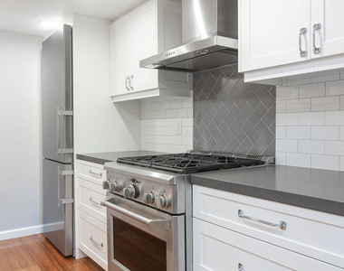 11818 Moorpark Street - Photo Thumbnail 11