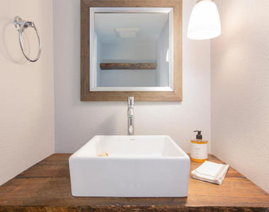 11818 Moorpark Street - Photo Thumbnail 15