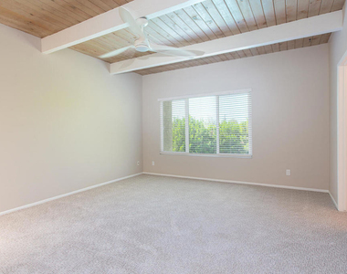 11818 Moorpark Street - Photo Thumbnail 20