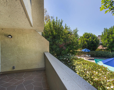 11818 Moorpark Street - Photo Thumbnail 26