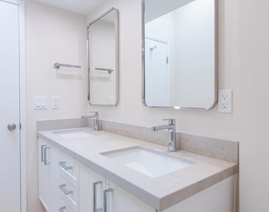 11818 Moorpark Street - Photo Thumbnail 24
