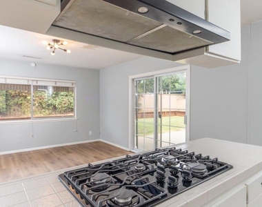 749 N Sanchez Street - Photo Thumbnail 6
