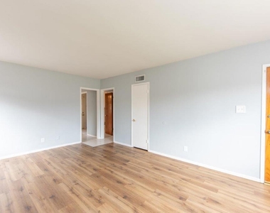 749 N Sanchez Street - Photo Thumbnail 4