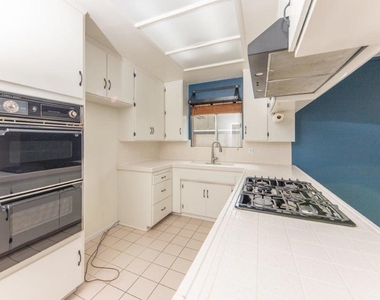749 N Sanchez Street - Photo Thumbnail 5