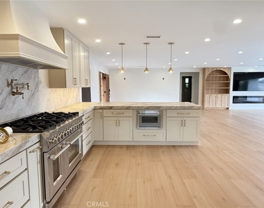 5219 E Gatewood - Photo Thumbnail 2