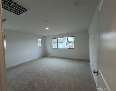 9549 Zion Avenue - Photo Thumbnail 14