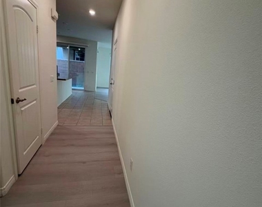3151 E Olympic - Photo Thumbnail 1