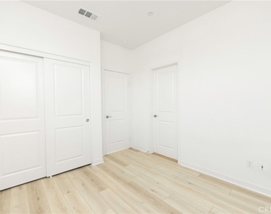 26149 Park - Photo Thumbnail 14
