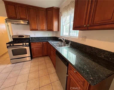 2205 W Victoria - Photo Thumbnail 5