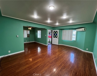 2205 W Victoria - Photo Thumbnail 3