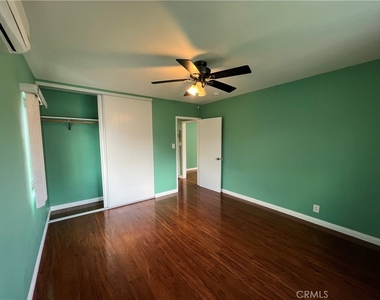 2205 W Victoria - Photo Thumbnail 13