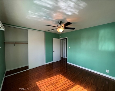 2205 W Victoria - Photo Thumbnail 11