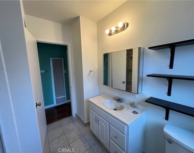 2205 W Victoria - Photo Thumbnail 18