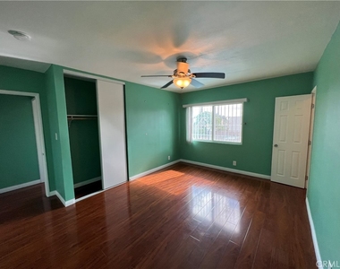 2205 W Victoria - Photo Thumbnail 9