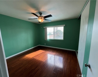 2205 W Victoria - Photo Thumbnail 7