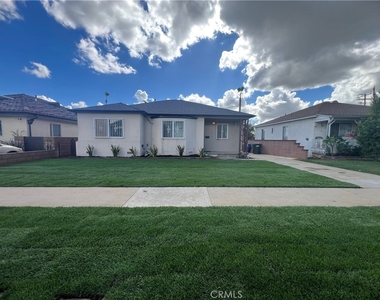 2205 W Victoria - Photo Thumbnail 1