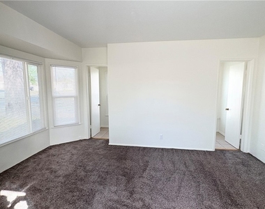 604 N Campus Avenue - Photo Thumbnail 22