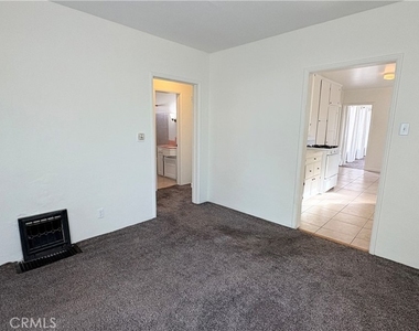 604 N Campus Avenue - Photo Thumbnail 11