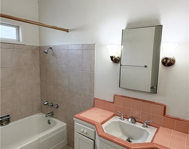 604 N Campus Avenue - Photo Thumbnail 18