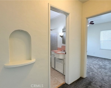 604 N Campus Avenue - Photo Thumbnail 17