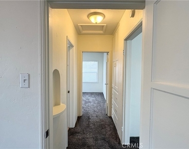 604 N Campus Avenue - Photo Thumbnail 16