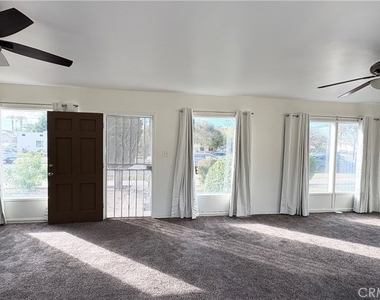 604 N Campus Avenue - Photo Thumbnail 3