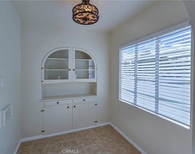 395 Adams Avenue - Photo Thumbnail 18