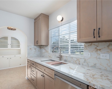 395 Adams Avenue - Photo Thumbnail 19
