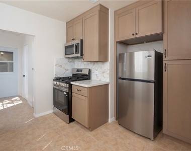 395 Adams Avenue - Photo Thumbnail 23